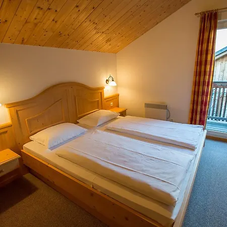 Alpendorf Dachstein West By Alps * אנברג אים לאמרטל