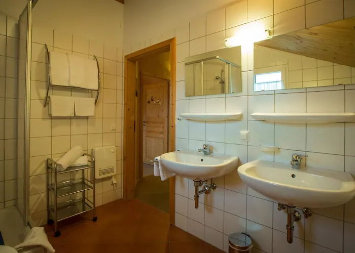 Alpendorf Dachstein West By Alps * Annaberg im Lammertal